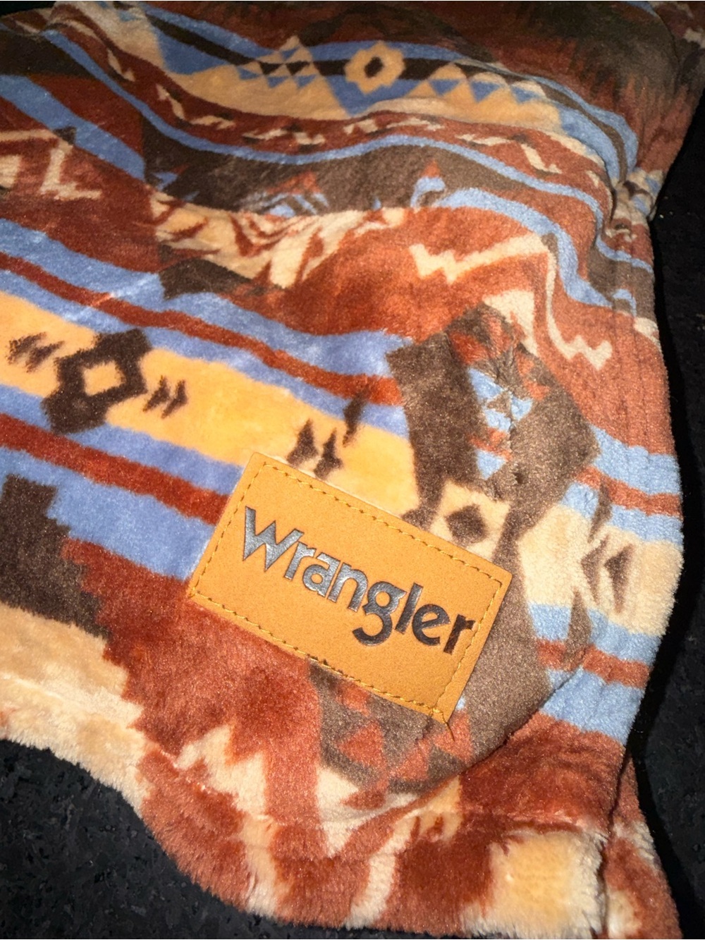 NEW WRANGLER OVERSIZED ULTRA PLUSH THROW 60x70” AZTEC SOUTHWEST THEME BEAUTIFUL - Picture 2 of 8